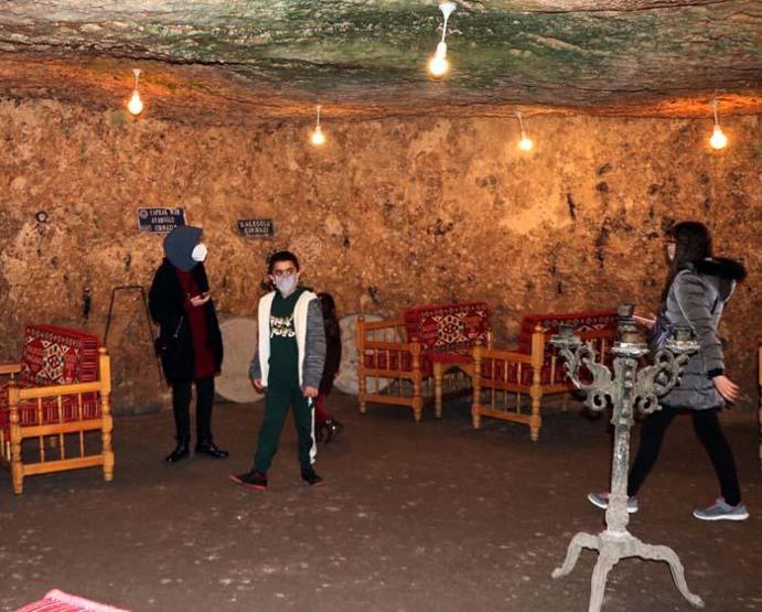 Doğal ısısı değişmeyen 500 yıllık mağara ilgi çekiyor