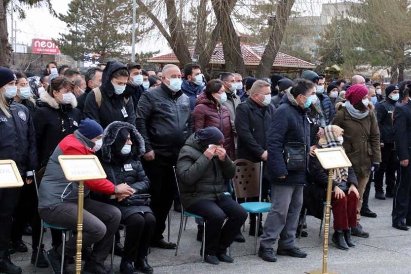 Polis memuru ve öğretmen eşine son veda: Ölüm nedenleri belli oldu