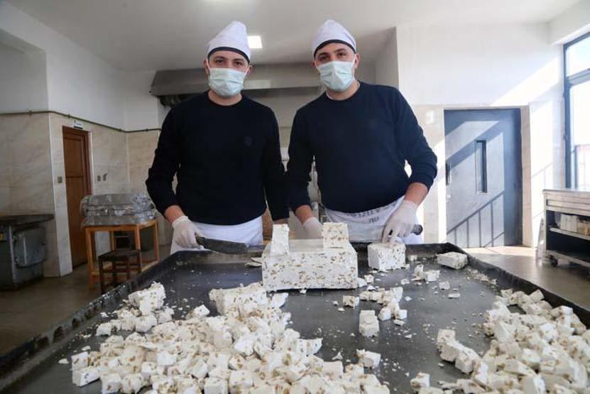 Boluya özgü Şak Şak Helvası Rusya ve Ukraynada sofraları süslüyor