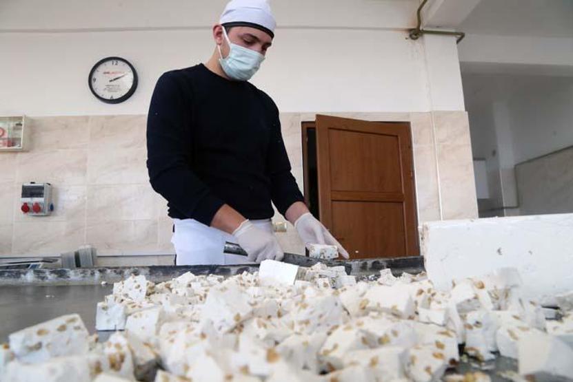 Boluya özgü Şak Şak Helvası Rusya ve Ukraynada sofraları süslüyor
