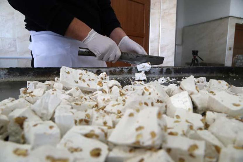 Boluya özgü Şak Şak Helvası Rusya ve Ukraynada sofraları süslüyor