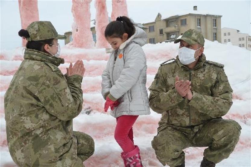 Bakan Akar, Hirayı Ankaraya davet etti