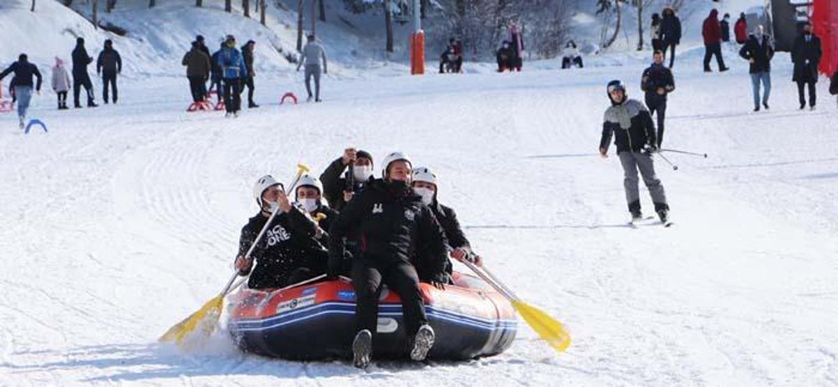 Karda rafting heyecanı