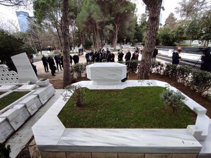 Abdi İpekçi mezarı başında anıldı