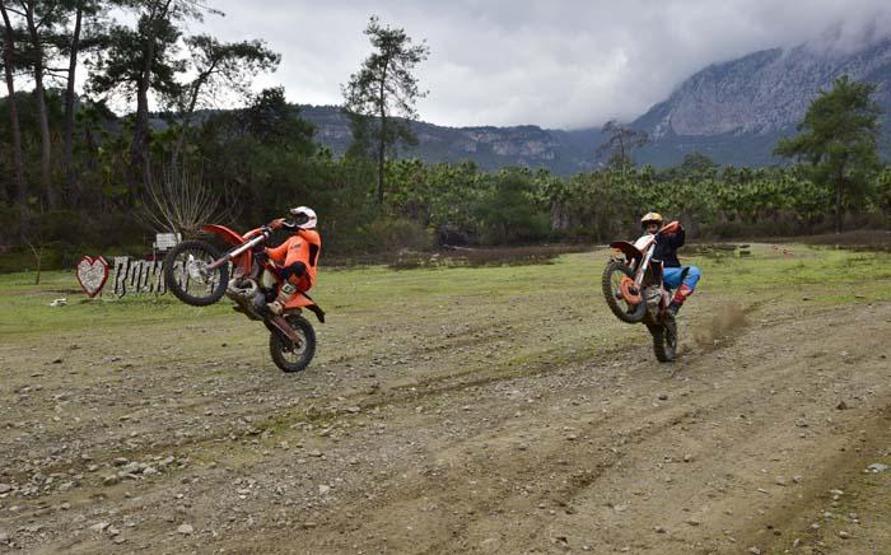Kemerde yeni turizm trendi; enduro motosiklet eğitimi