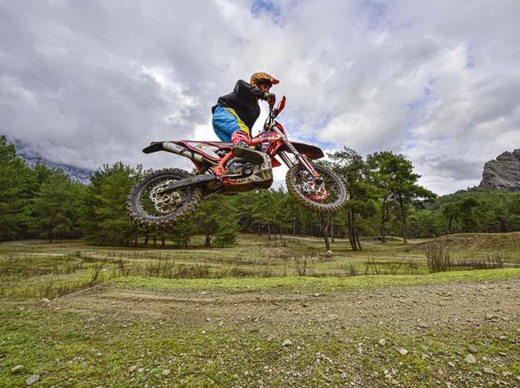 Kemerde yeni turizm trendi; enduro motosiklet eğitimi