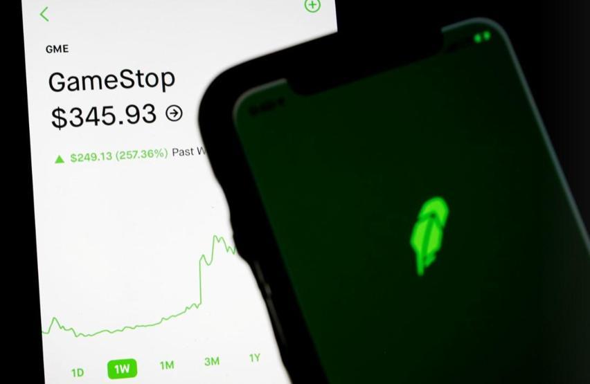 GameStop: Küçük balığın büyük balığı yeme öyküsü