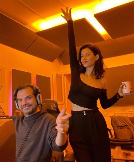 Beren Saat, Kenan Doğulu ile 9. tanışma yıl dönümünü kutladı