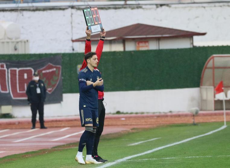 Fenerbahçe son dakika haberleri: Mesut Özil heyecandan yerini şaşırdı