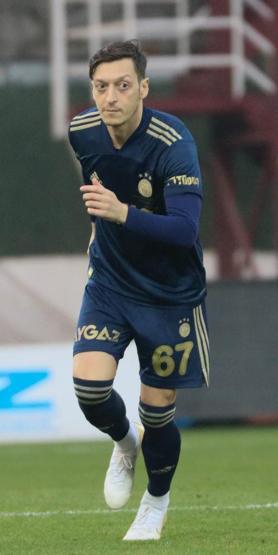 Fenerbahçe son dakika haberleri: Mesut Özil heyecandan yerini şaşırdı