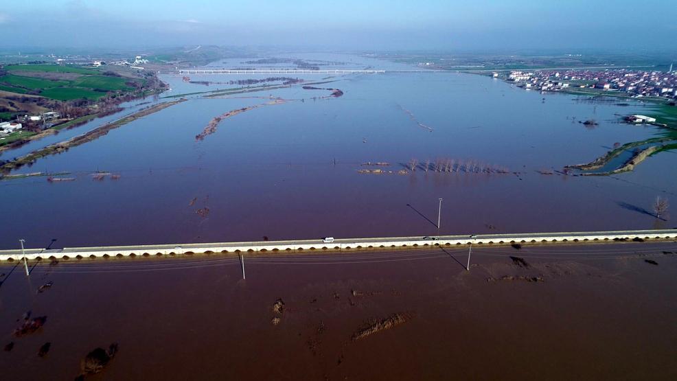 Turuncu alarm verilen Ergene Nehri taştı