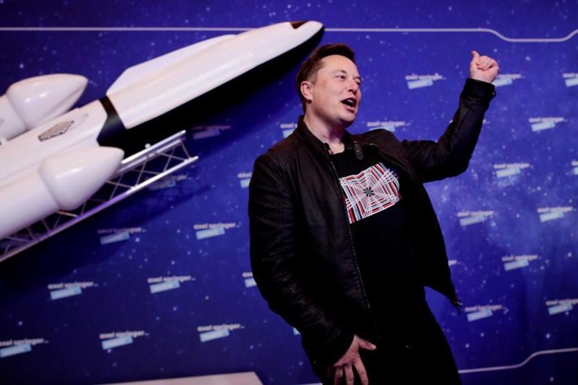 Elon Musk tarih verdi: İnsan beynini bilgisayara bağlayacak