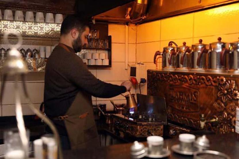Öksürüğü kesiyor, kalp ve böbrek hastalıklarına iyi geliyor Gaziantepin tescilli lezzeti; Menengiç kahvesi