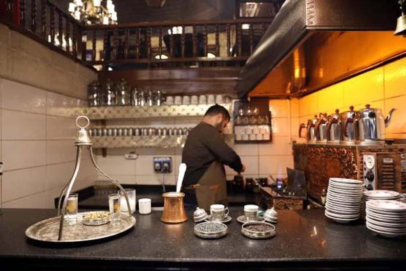 Öksürüğü kesiyor, kalp ve böbrek hastalıklarına iyi geliyor Gaziantepin tescilli lezzeti; Menengiç kahvesi