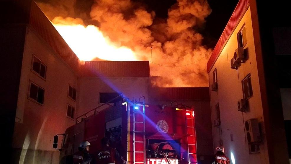 200 kişinin çalıştığı fabrikada yangın Tüm fabrikayı sardı