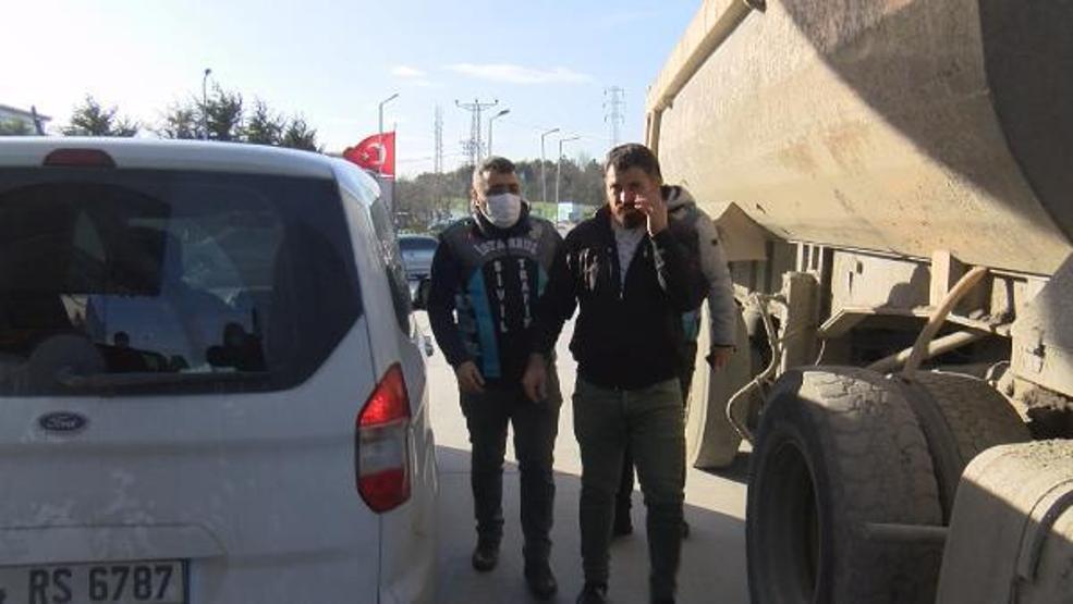 Hafriyat kamyonu denetiminden kaçmaya çalıştılar
