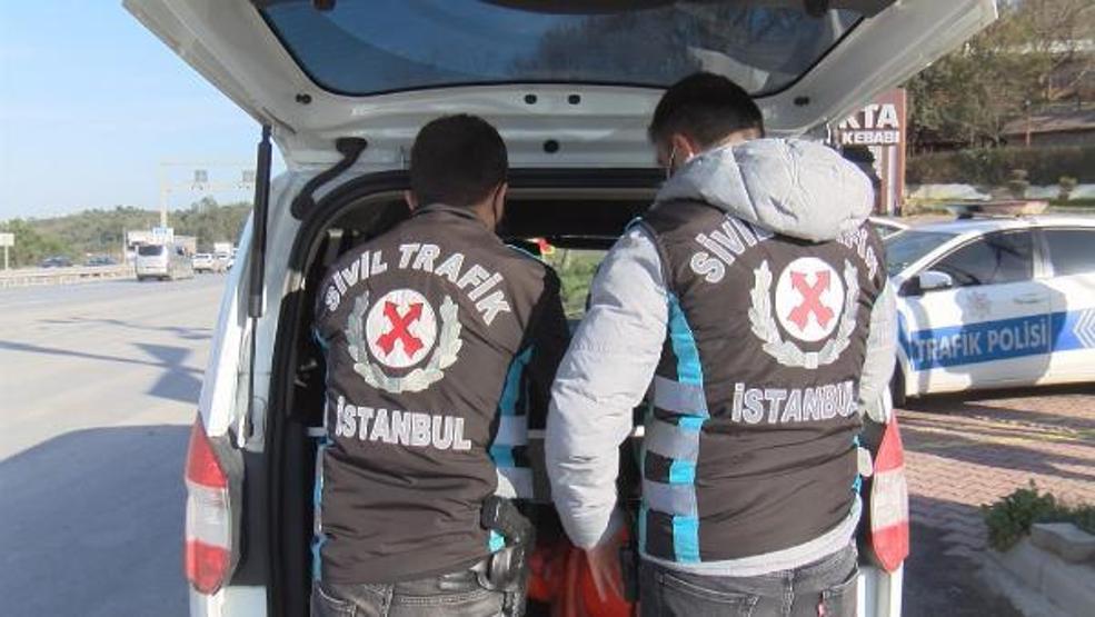 Hafriyat kamyonu denetiminden kaçmaya çalıştılar