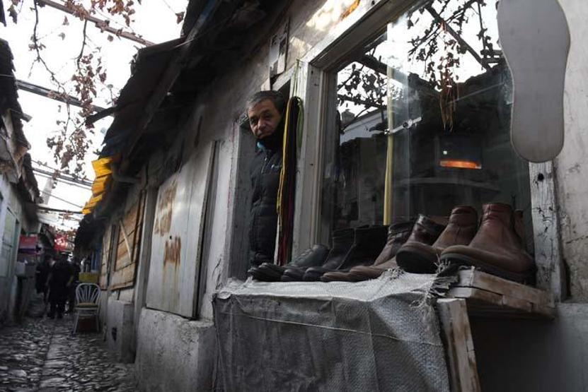 Dünyanın en dar çarşısı olarak biliniyor Çorumdaki 65 yıllık Dikiciler Arastası restore ediliyor