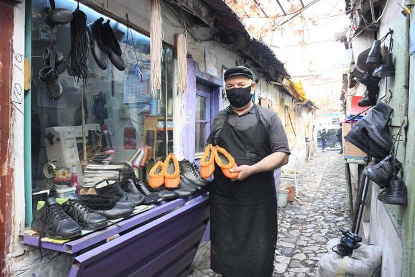 Dünyanın en dar çarşısı olarak biliniyor Çorumdaki 65 yıllık Dikiciler Arastası restore ediliyor