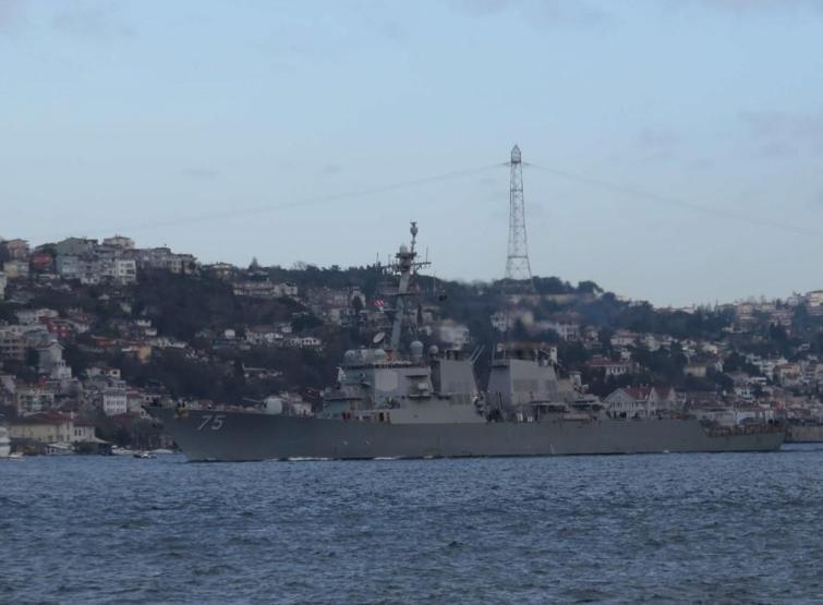 ABD savaş gemileri İstanbul Boğazından peş peşe geçti