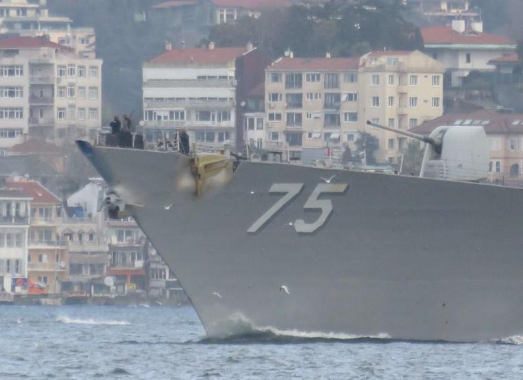 ABD savaş gemileri İstanbul Boğazından peş peşe geçti
