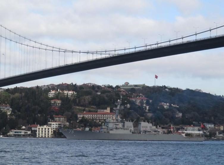 ABD savaş gemileri İstanbul Boğazından peş peşe geçti