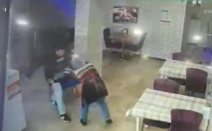 Dehşete düşüren görüntü İndirip yapmadı diye öldürdü