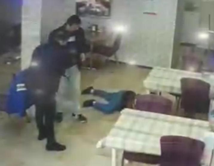 Dehşete düşüren görüntü İndirip yapmadı diye öldürdü