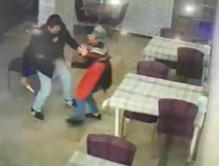 Dehşete düşüren görüntü İndirip yapmadı diye öldürdü
