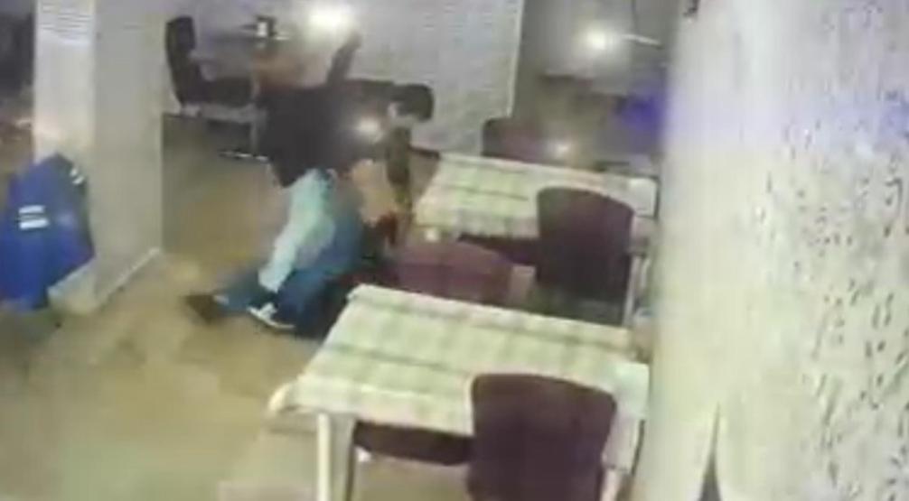 Dehşete düşüren görüntü İndirip yapmadı diye öldürdü