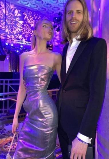 Elsa Hosk müjdeli haberi sosyal medya hesabından duyurdu