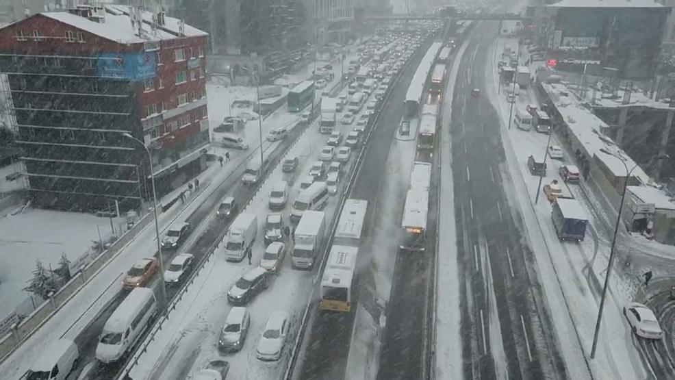 D-100 kilitlendi Metrobüs seferleri durdu
