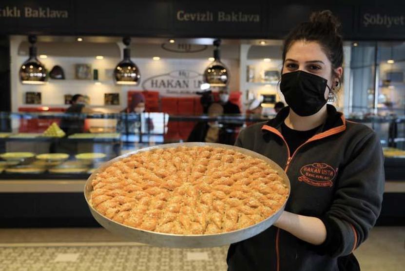 Baklavada iç hilesi Ceviz yerine çekirdek, antep fıstığı yerine...