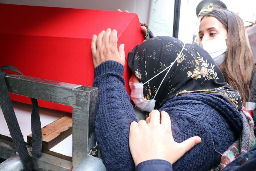 Gara şehitlerine veda Müslüm Altıntaş ve Adil Kabaklı toprağa verildi