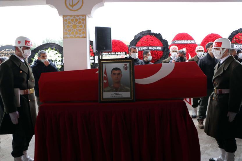 Gara şehitlerine veda Müslüm Altıntaş ve Adil Kabaklı toprağa verildi