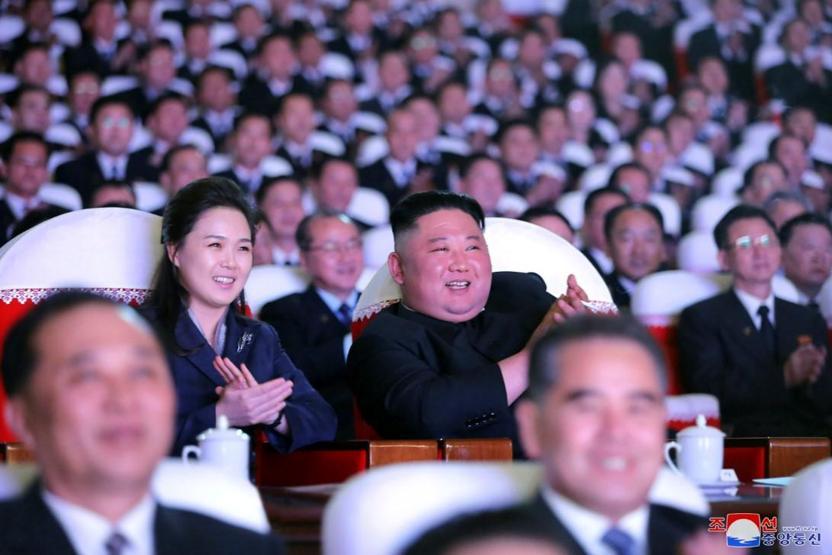 Kuzey Kore lideri Kim Jong-unun eşi 1 yıl sonra ilk kez görüldü
