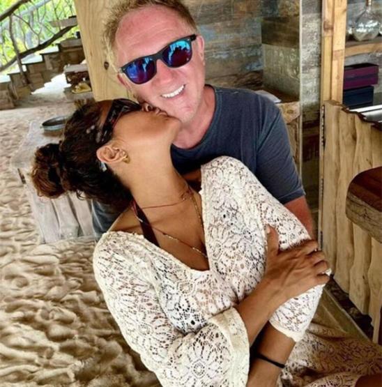 Salma Hayek yıllar sonra dikkat çeken itiraf