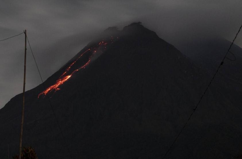 Endonezyada Merapi Yanardağında volkanik hareketlilik