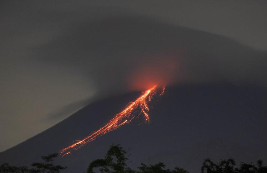 Endonezyada Merapi Yanardağında volkanik hareketlilik