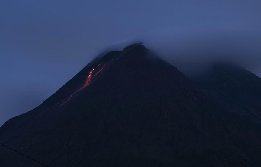 Endonezyada Merapi Yanardağında volkanik hareketlilik