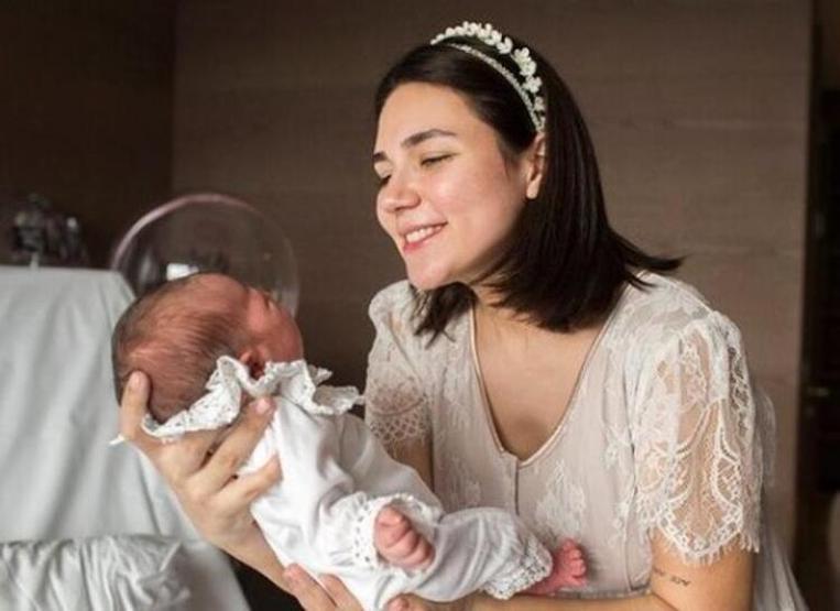 Buse Varoldan flaş üçüncü çocuk açıklaması