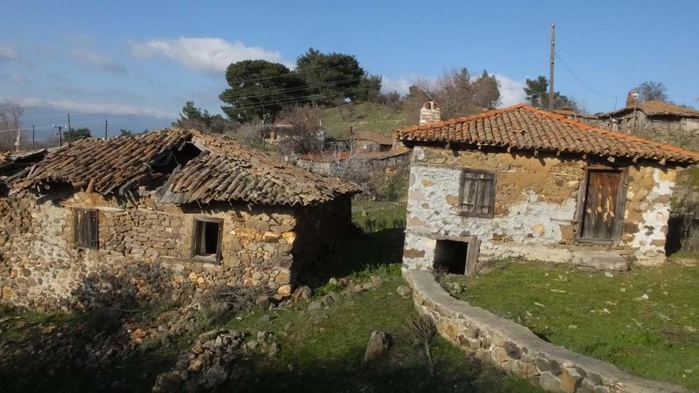 40 yıl önce 45 aile yaşıyordu Şimdilerde hayalet köye döndü