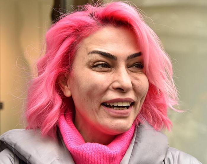Leyla Bilginel muhabirlerin sorularını yanıtladı İlginç tarzı dikkat çekti