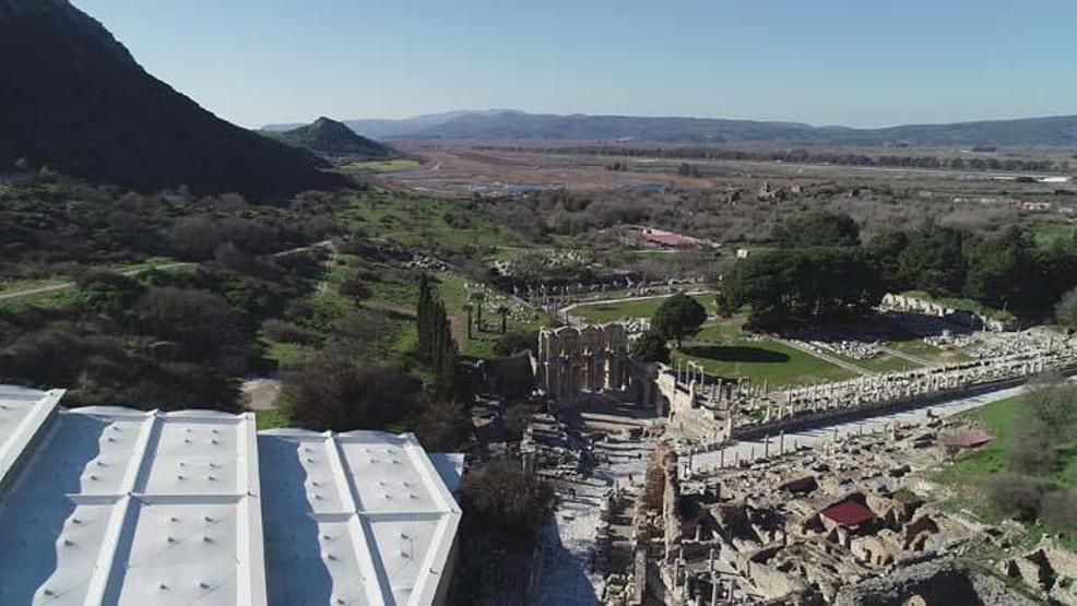 Efes Antik Kenti, pandemi döneminde de güvenli turizmin adresi oldu
