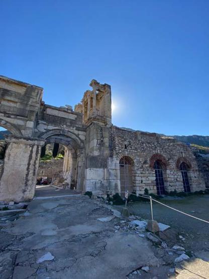 Efes Antik Kenti, pandemi döneminde de güvenli turizmin adresi oldu