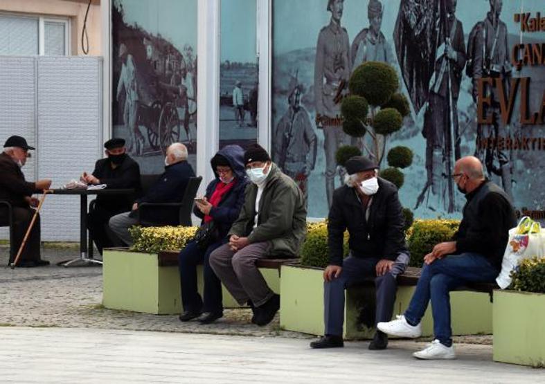 Çanakkalede kordon boyunda yoğunluk oluştu