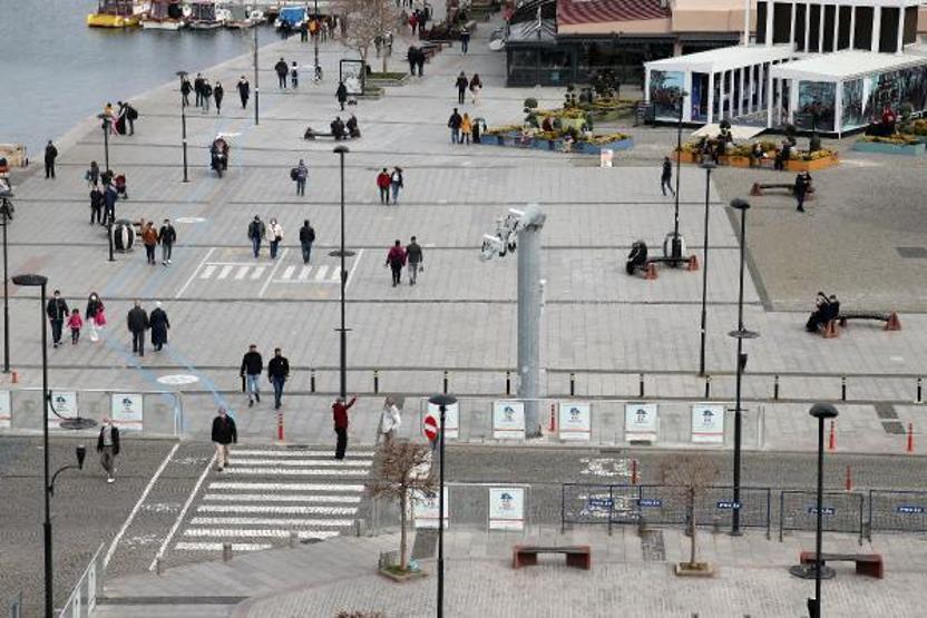 Çanakkalede kordon boyunda yoğunluk oluştu