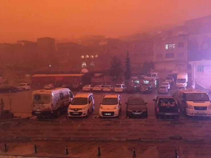 Çamur yağışı uyarısı: Yağmurdan sonra da 2 gün evde kalınmalı