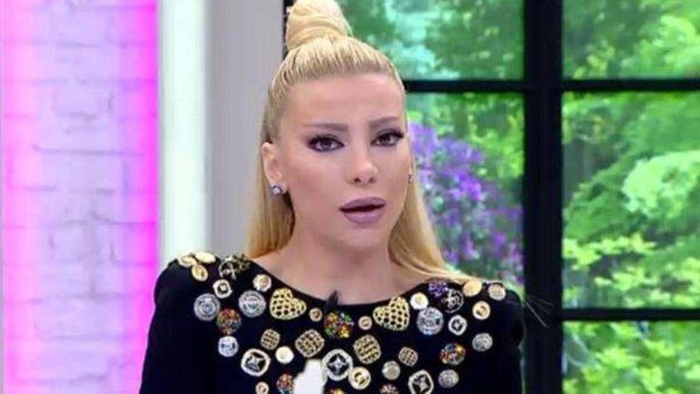 Ajda Pekkan da Gülşahzede oldu Tasarladığı elbise tıpatıp aynı