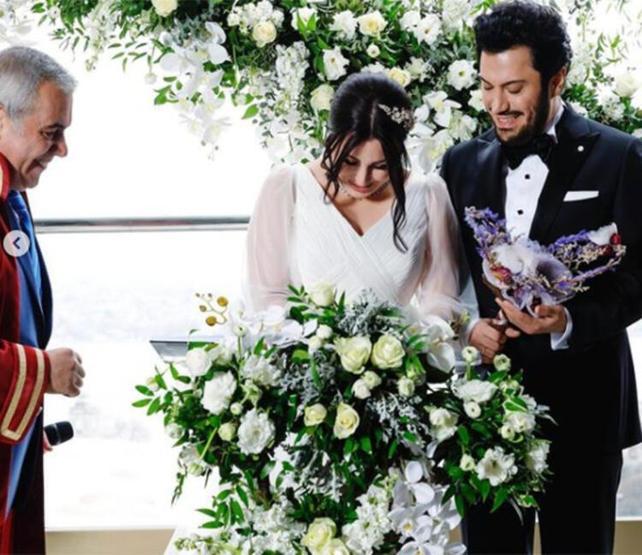 Yasemin Sakallıoğlu ile Burak Yırtar sürpriz nikahı sosyal medya hesabından duyurdu